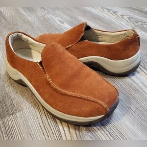 L.L. Bean Womens 7 Camel Suede Leather Slip On Loafer Shoe Casual Preppy